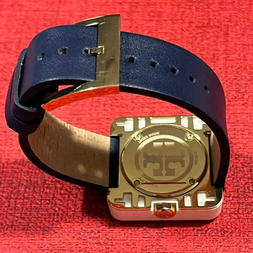 TORY BURCH ‘LIZZIE’ PRE-LOVED AUTHENTIC NAVY &WHITE SQUARE DESIGN LEATHER WATCH - Picture 8 of 16